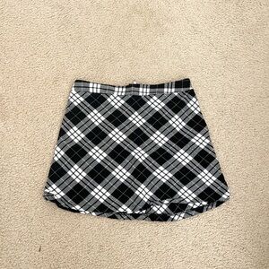tilly’s Black and white plaid mini skirt